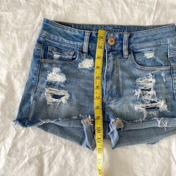 2/$40💜 CLOSET CLEAN OUT: American Eagle medium wash denim shorts - Picture 8 of 8